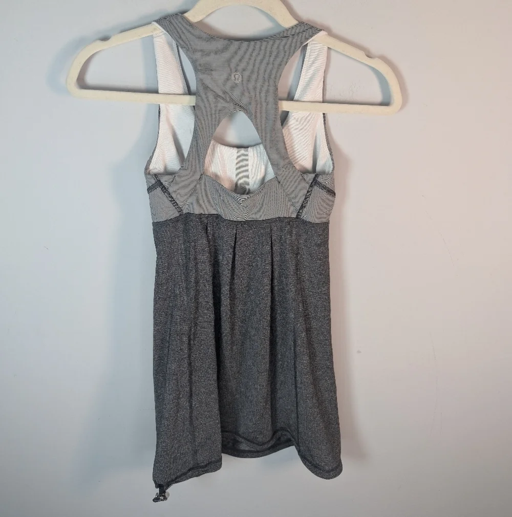 Lululemon Run Your Heart Out Racer Back Women's Top Tank Top Shirt Size 4